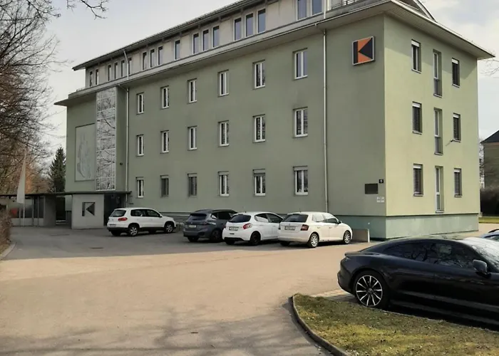 Kolpinghaus ホステル フィラハ