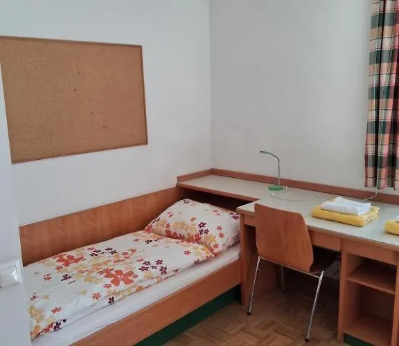 Kolpinghaus ホステル フィラハ